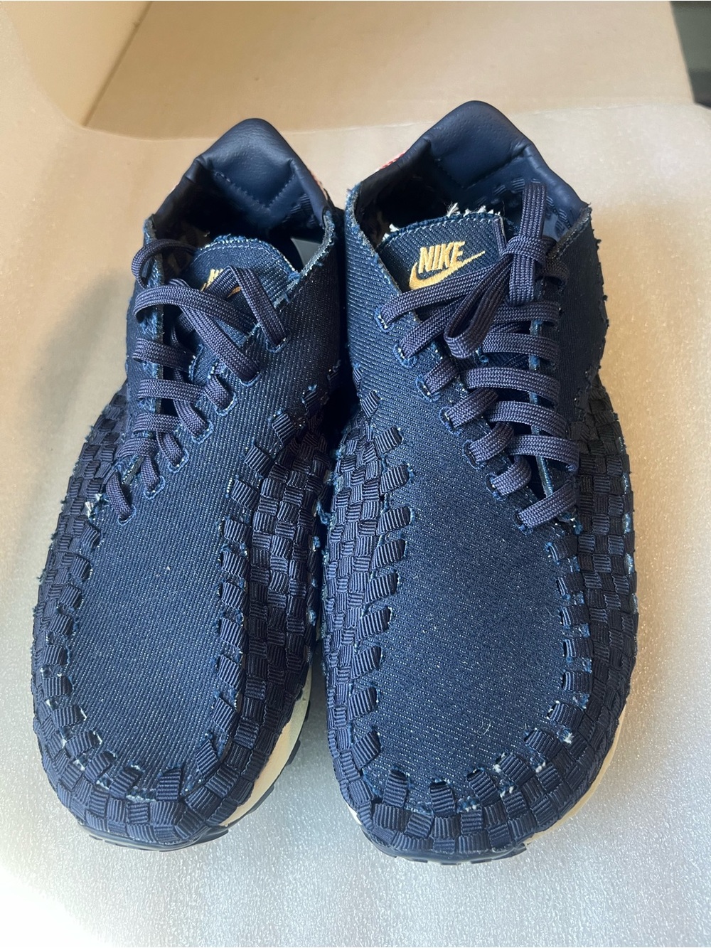 Nike Men’s Navy Woven Lace-Up Sneakers with Gold Logo Size 9